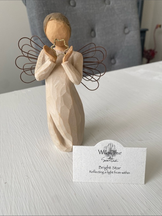 Willow Tree Other - Willow Tree Angel "Bright Star" Figurine - Holding Gold Glitter Star